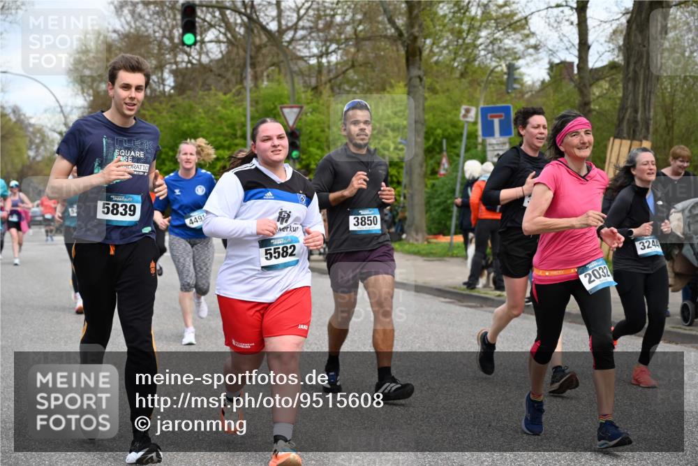 12.04.2026 - 45. Internationalen Wilhelmsburger Insellauf J. Mangold http://msf.ph/oto/9515608 12.04.2026 13:15:34 Ziel 4366, 4227, 3232, 2774, 5725, 3770, 2617, 5453, 4942, 4964, 5675, 4616, 4880, 2832, 3803, 3801, 3250, 5008, 5008, 2853, 3280, 3244, 5292, 4861, 2032, 4731, 2884, 3850, 4053, 5686, 4814, 4491, 2681, 5839, 5582, 5666, 3993, 5517, 3710, 3709 meine-sportfotos.de