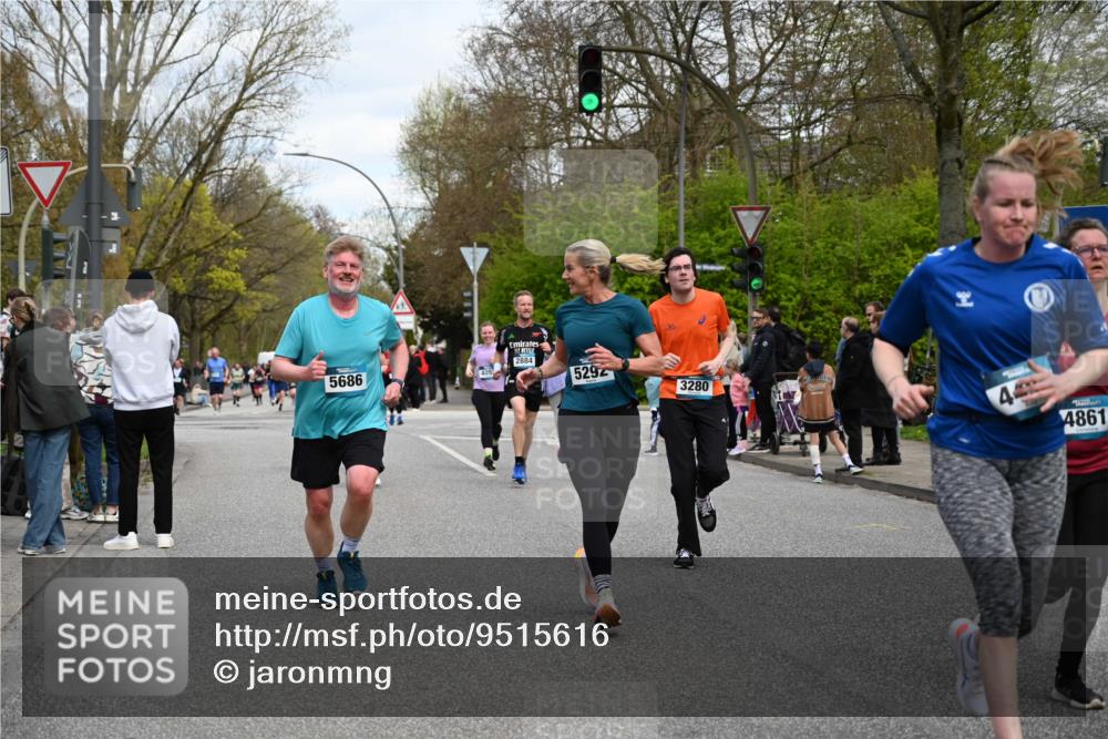 12.04.2026 - 45. Internationalen Wilhelmsburger Insellauf J. Mangold http://msf.ph/oto/9515616 12.04.2026 13:15:36 Ziel 4366, 4227, 3232, 2774, 5725, 3770, 2617, 5453, 4942, 4964, 5675, 4616, 4880, 2832, 3803, 3801, 3250, 5008, 2853, 3280, 3244, 5292, 4861, 3244, 5292, 4861, 2032, 4731, 2884, 3850, 4053, 5686, 4814, 4491, 2681, 5839, 5582, 5666, 3993, 5517, 3710, 3709, 4132 meine-sportfotos.de