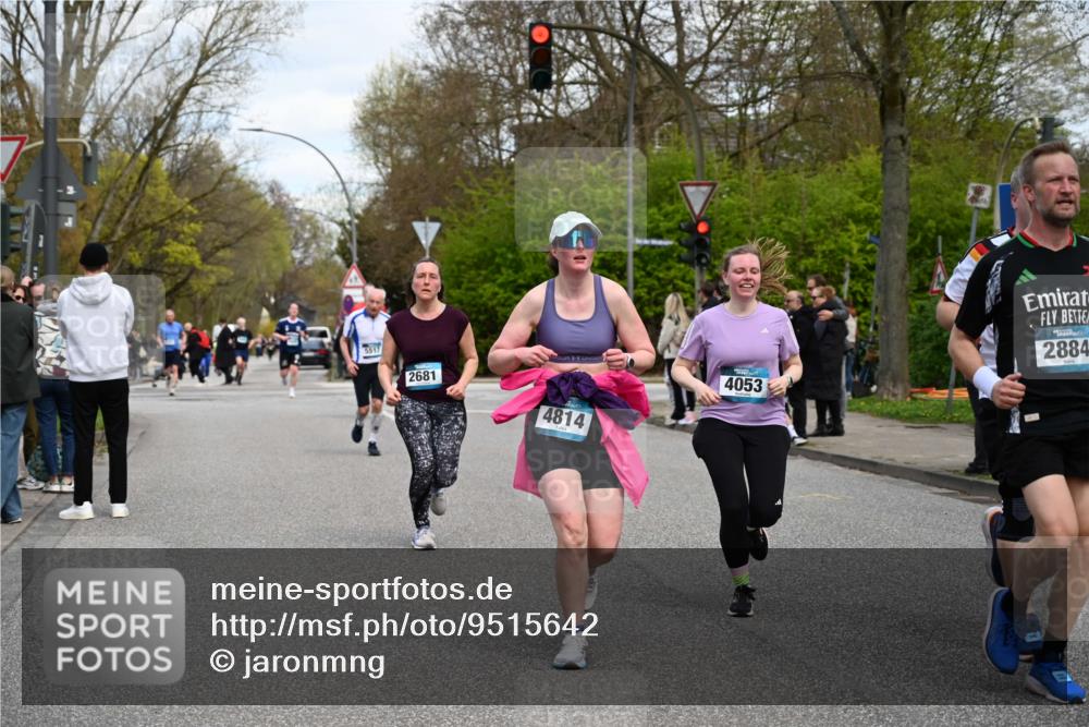 12.04.2026 - 45. Internationalen Wilhelmsburger Insellauf J. Mangold http://msf.ph/oto/9515642 12.04.2026 13:15:40 Ziel 3232, 2774, 5725, 3770, 2617, 5453, 4942, 4964, 5675, 4616, 4880, 2832, 3803, 3801, 3250, 5008, 2853, 3280, 3244, 5292, 4861, 2032, 4731, 2884, 3850, 4053, 5686, 5686, 4814, 4491, 2681, 5839, 5582, 5666, 3993, 5517, 3710, 3709, 4132, 2849, 4808, 5261 meine-sportfotos.de