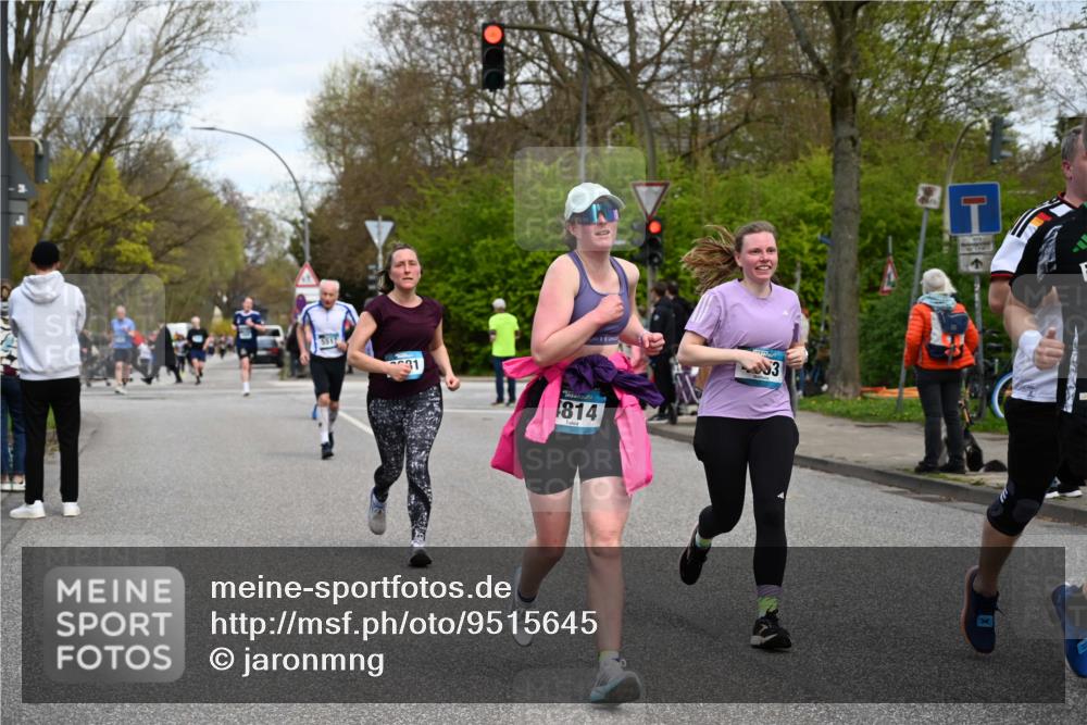 12.04.2026 - 45. Internationalen Wilhelmsburger Insellauf J. Mangold http://msf.ph/oto/9515645 12.04.2026 13:15:40 Ziel 3232, 2774, 5725, 3770, 2617, 5453, 4942, 4964, 5675, 4616, 4880, 2832, 3803, 3801, 3250, 5008, 2853, 3280, 3244, 5292, 4861, 2032, 4731, 2884, 3850, 4053, 5686, 5686, 4814, 4491, 2681, 5839, 5582, 5666, 3993, 5517, 3710, 3709, 4132, 2849, 4808, 5261 meine-sportfotos.de
