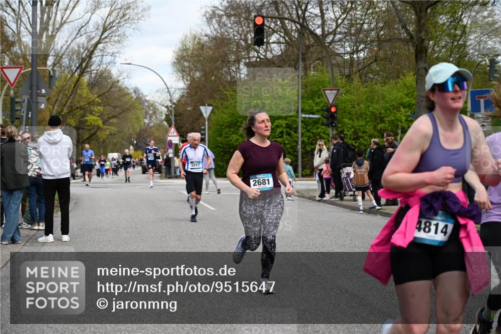 12.04.2026 - 45. Internationalen Wilhelmsburger Insellauf J. Mangold http://msf.ph/oto/9515647 12.04.2026 13:15:41 Ziel 2774, 5725, 3770, 2617, 5453, 4942, 4964, 5675, 4616, 4880, 2832, 3803, 3801, 3250, 5008, 2853, 3280, 3244, 5292, 4861, 2032, 4731, 2884, 3850, 4053, 5686, 4814, 4491, 2681, 5839, 5582, 5666, 3993, 5517, 3710, 3709, 4132, 2849, 4808, 5261, 3220, 4502 meine-sportfotos.de