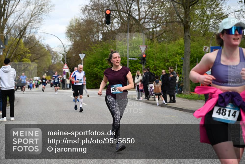12.04.2026 - 45. Internationalen Wilhelmsburger Insellauf J. Mangold http://msf.ph/oto/9515650 12.04.2026 13:15:41 Ziel 2774, 5725, 3770, 2617, 5453, 4942, 4964, 5675, 4616, 4880, 2832, 3803, 3801, 3250, 5008, 2853, 3280, 3244, 5292, 4861, 2032, 4731, 2884, 3850, 4053, 5686, 4814, 4491, 2681, 5839, 5582, 5666, 3993, 5517, 3710, 3709, 4132, 2849, 4808, 5261, 3220, 4502 meine-sportfotos.de