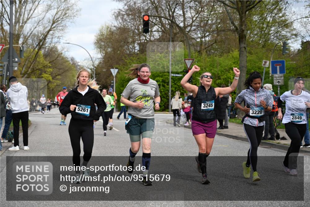 12.04.2026 - 45. Internationalen Wilhelmsburger Insellauf J. Mangold http://msf.ph/oto/9515679 12.04.2026 13:16:05 Ziel 5686, 4814, 4491, 2681, 5839, 5582, 5666, 3993, 5517, 3710, 3709, 4132, 2849, 4808, 5261, 3220, 4502, 3220, 4502, 3897, 3245, 4849, 3195, 5275, 5269, 4820, 4926, 3656, 4312, 5404, 3704 meine-sportfotos.de