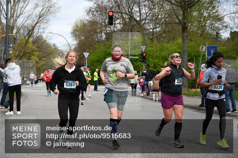 12.04.2026 - 45. Internationalen Wilhelmsburger Insellauf J. Mangold http://msf.ph/oto/9515683 12.04.2026 13:16:05 Ziel 5686, 4814, 4491, 2681, 5839, 5582, 5666, 3993, 5517, 3710, 3709, 4132, 2849, 4808, 5261, 3220, 4502, 3220, 4502, 3897, 3245, 4849, 3195, 5275, 5269, 4820, 4926, 3656, 4312, 5404, 3704 meine-sportfotos.de