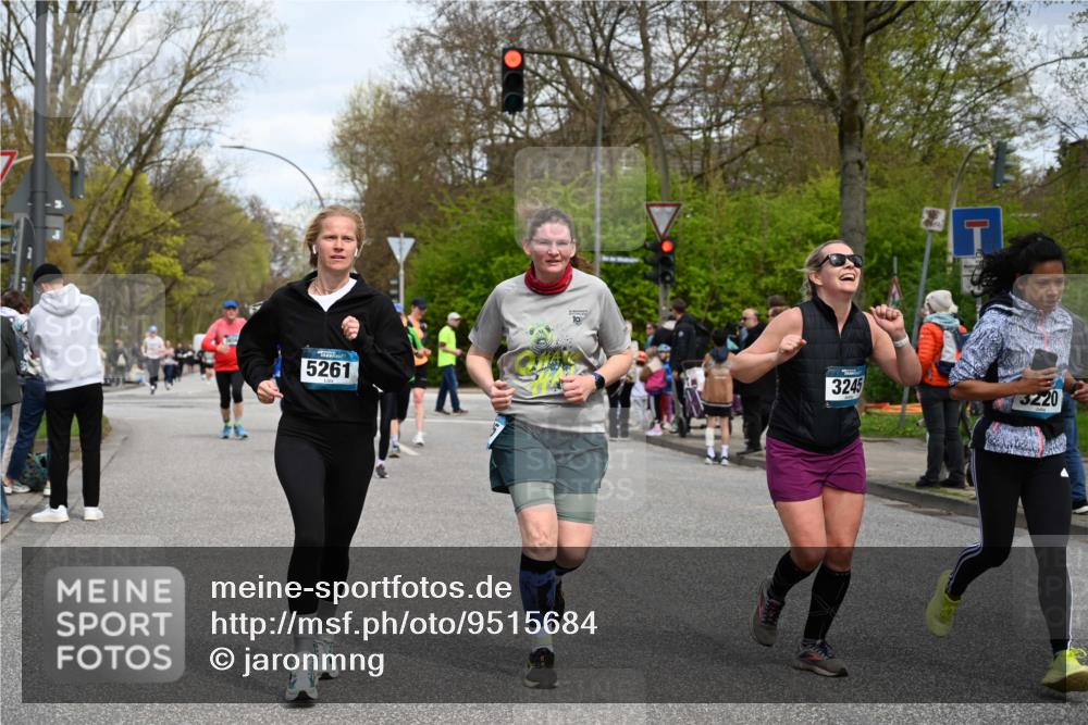 12.04.2026 - 45. Internationalen Wilhelmsburger Insellauf J. Mangold http://msf.ph/oto/9515684 12.04.2026 13:16:05 Ziel 5686, 4814, 4491, 2681, 5839, 5582, 5666, 3993, 5517, 3710, 3709, 4132, 2849, 4808, 5261, 3220, 4502, 3220, 4502, 3897, 3245, 4849, 3195, 5275, 5269, 4820, 4926, 3656, 4312, 5404, 3704 meine-sportfotos.de