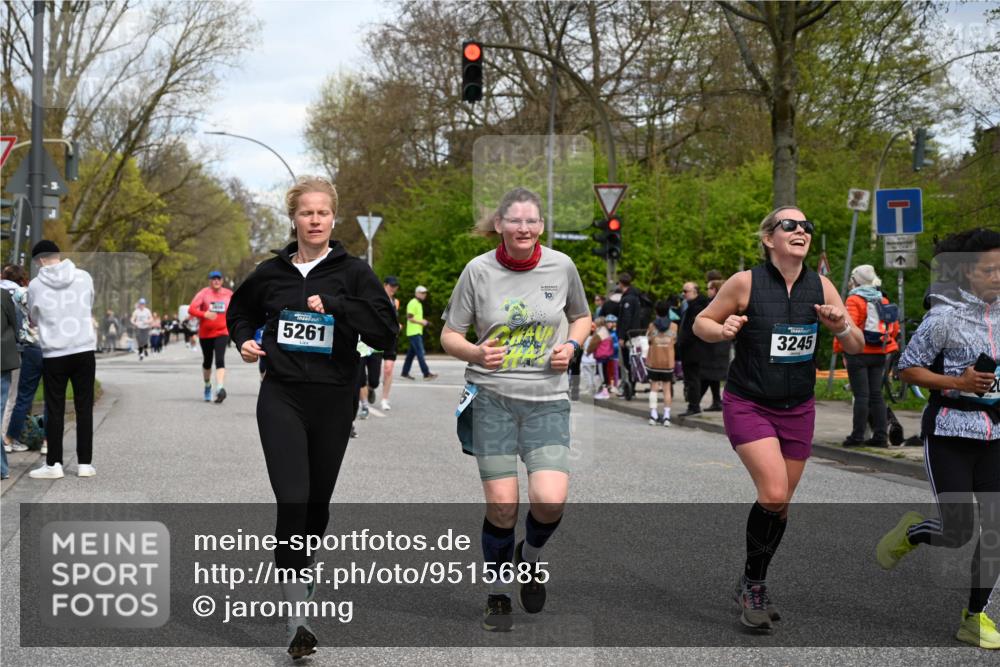 12.04.2026 - 45. Internationalen Wilhelmsburger Insellauf J. Mangold http://msf.ph/oto/9515685 12.04.2026 13:16:05 Ziel 5686, 4814, 4491, 2681, 5839, 5582, 5666, 3993, 5517, 3710, 3709, 4132, 2849, 4808, 5261, 3220, 4502, 3220, 4502, 3897, 3245, 4849, 3195, 5275, 5269, 4820, 4926, 3656, 4312, 5404, 3704 meine-sportfotos.de