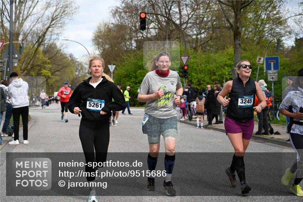12.04.2026 - 45. Internationalen Wilhelmsburger Insellauf J. Mangold http://msf.ph/oto/9515686 12.04.2026 13:16:05 Ziel 5686, 4814, 4491, 2681, 5839, 5582, 5666, 3993, 5517, 3710, 3709, 4132, 2849, 4808, 5261, 3220, 4502, 3220, 4502, 3897, 3245, 4849, 3195, 5275, 5269, 4820, 4926, 3656, 4312, 5404, 3704 meine-sportfotos.de