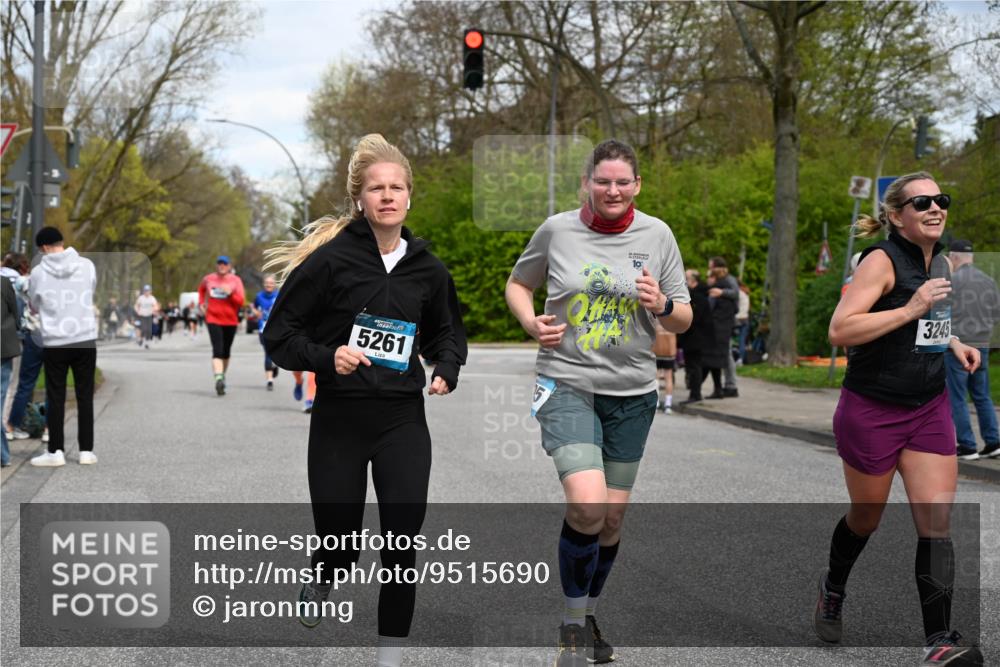 12.04.2026 - 45. Internationalen Wilhelmsburger Insellauf J. Mangold http://msf.ph/oto/9515690 12.04.2026 13:16:05 Ziel 5686, 4814, 4491, 2681, 5839, 5582, 5666, 3993, 5517, 3710, 3709, 4132, 2849, 4808, 5261, 3220, 4502, 3220, 4502, 3897, 3245, 4849, 3195, 5275, 5269, 4820, 4926, 3656, 4312, 5404, 3704 meine-sportfotos.de