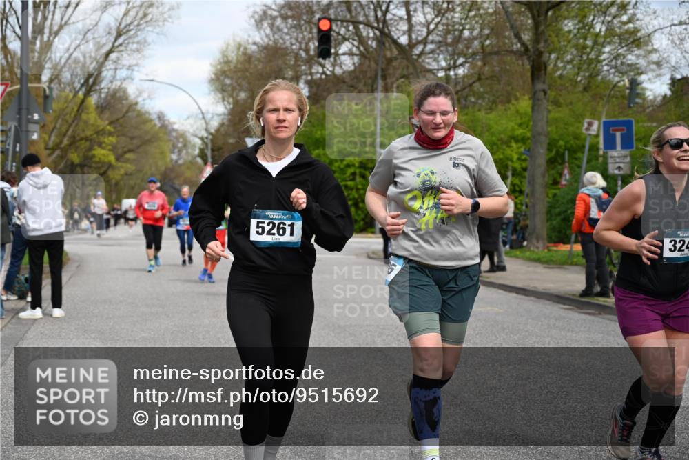 12.04.2026 - 45. Internationalen Wilhelmsburger Insellauf J. Mangold http://msf.ph/oto/9515692 12.04.2026 13:16:06 Ziel 4814, 4491, 2681, 5839, 5582, 5666, 3993, 5517, 3710, 3709, 4132, 2849, 4808, 5261, 3220, 4502, 3897, 3245, 4849, 3195, 5275, 5269, 4820, 4926, 3656, 4312, 5404, 3704 meine-sportfotos.de