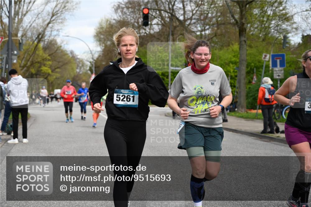 12.04.2026 - 45. Internationalen Wilhelmsburger Insellauf J. Mangold http://msf.ph/oto/9515693 12.04.2026 13:16:06 Ziel 4814, 4491, 2681, 5839, 5582, 5666, 3993, 5517, 3710, 3709, 4132, 2849, 4808, 5261, 3220, 4502, 3897, 3245, 4849, 3195, 5275, 5269, 4820, 4926, 3656, 4312, 5404, 3704 meine-sportfotos.de