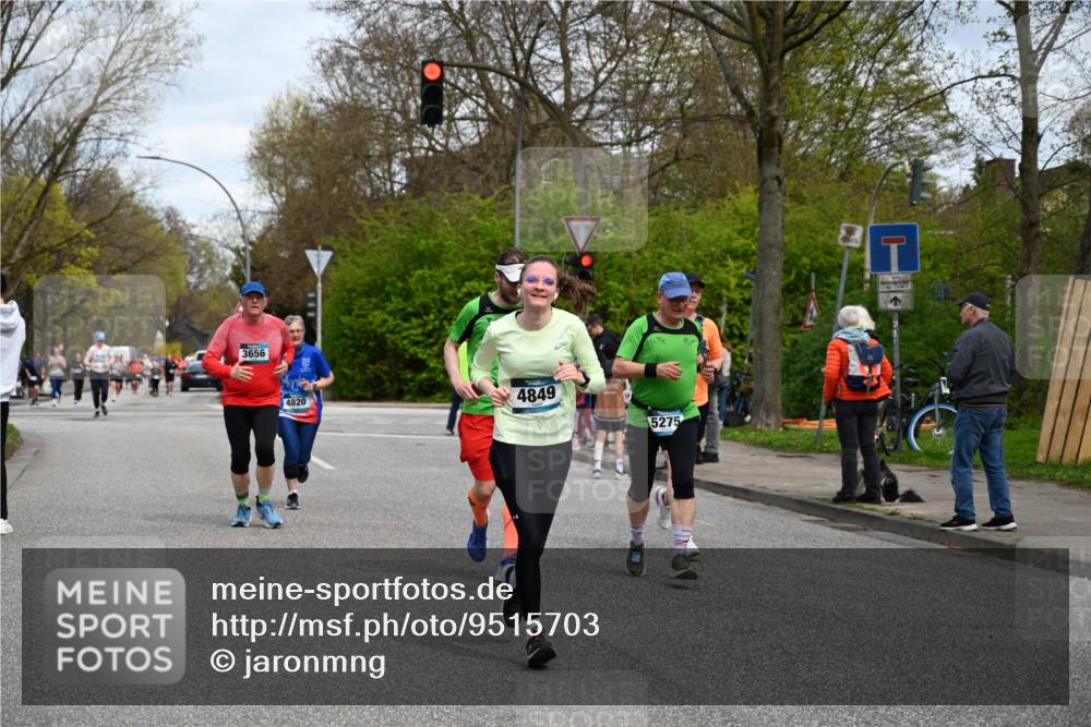 12.04.2026 - 45. Internationalen Wilhelmsburger Insellauf J. Mangold http://msf.ph/oto/9515703 12.04.2026 13:16:09 Ziel 2681, 5839, 5582, 5666, 3993, 5517, 3710, 3709, 4132, 2849, 4808, 5261, 3220, 4502, 3897, 3245, 4849, 3195, 5275, 5269, 4820, 4926, 3656, 4312, 4312, 5404, 3704, 3846 meine-sportfotos.de