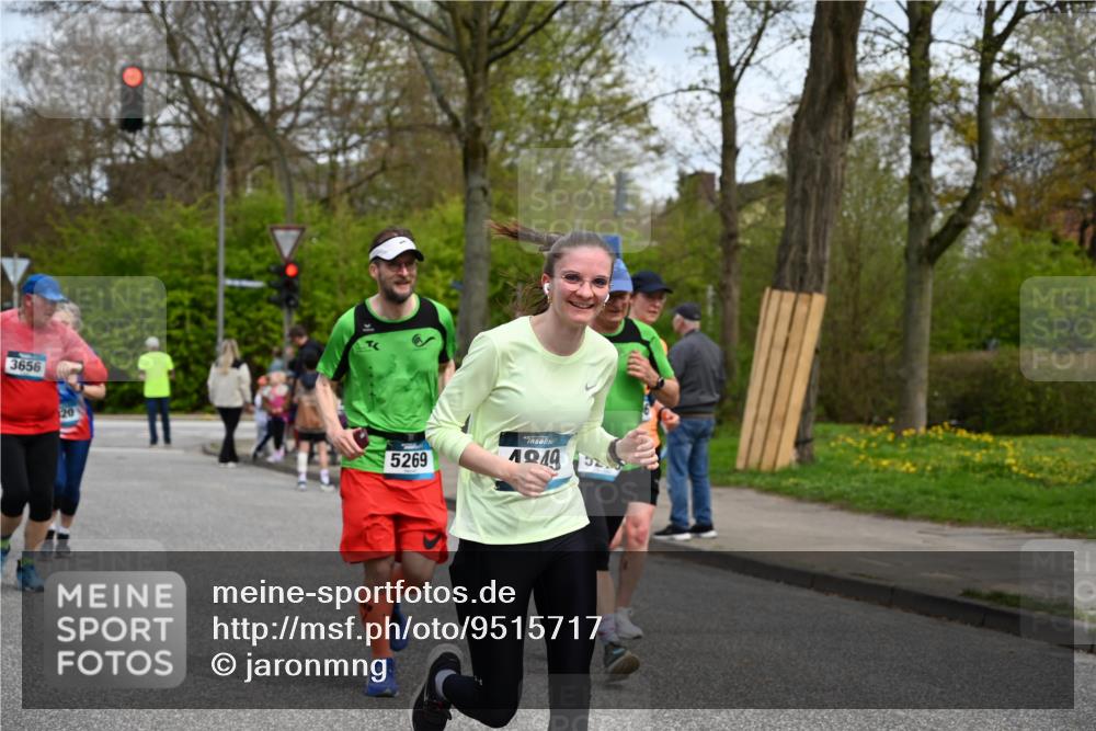 12.04.2026 - 45. Internationalen Wilhelmsburger Insellauf J. Mangold http://msf.ph/oto/9515717 12.04.2026 13:16:10 Ziel 2681, 5839, 5582, 5666, 3993, 5517, 3710, 3709, 4132, 2849, 4808, 5261, 3220, 4502, 3897, 3245, 4849, 3245, 4849, 3195, 5275, 5269, 4820, 4926, 3656, 4312, 5404, 3704, 3846, 2316 meine-sportfotos.de