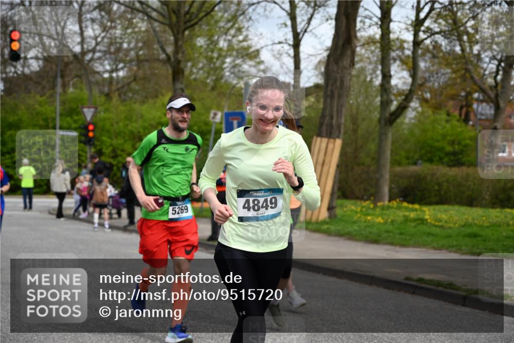12.04.2026 - 45. Internationalen Wilhelmsburger Insellauf J. Mangold http://msf.ph/oto/9515720 12.04.2026 13:16:10 Ziel 2681, 5839, 5582, 5666, 3993, 5517, 3710, 3709, 4132, 2849, 4808, 5261, 3220, 4502, 3897, 3245, 4849, 3245, 4849, 3195, 5275, 5269, 4820, 4926, 3656, 4312, 5404, 3704, 3846, 2316 meine-sportfotos.de
