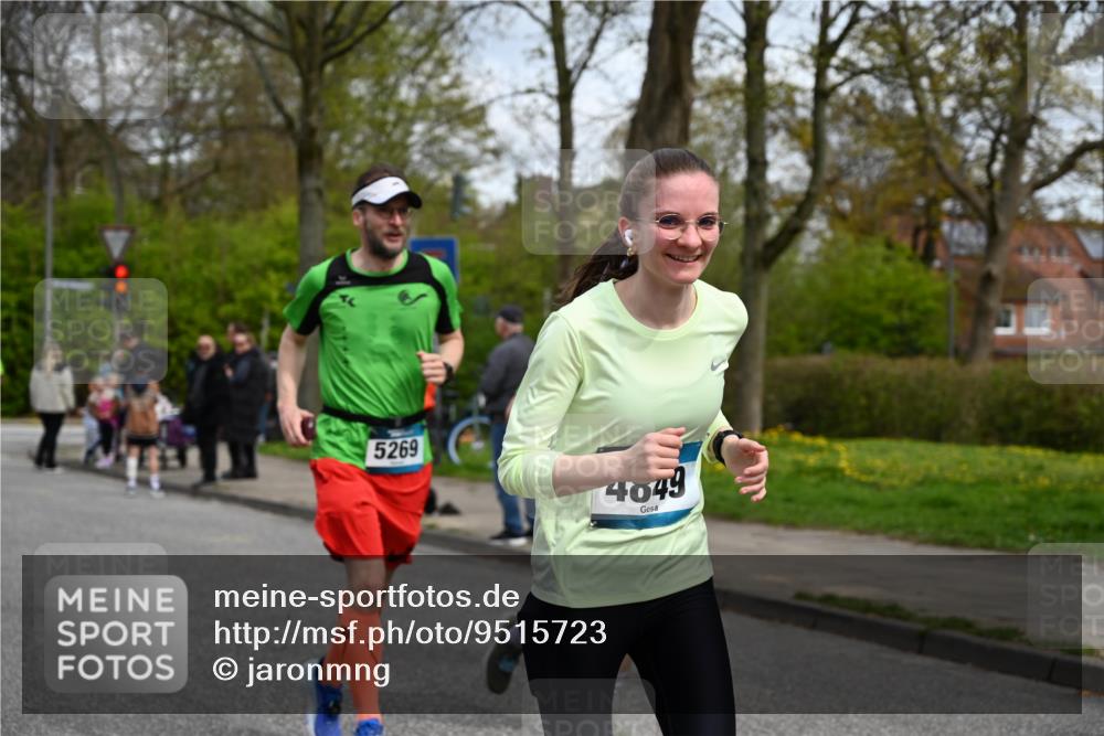 12.04.2026 - 45. Internationalen Wilhelmsburger Insellauf J. Mangold http://msf.ph/oto/9515723 12.04.2026 13:16:11 Ziel 2681, 5839, 5582, 5666, 3993, 5517, 3710, 3709, 4132, 2849, 4808, 5261, 3220, 4502, 3897, 3245, 4849, 3195, 5275, 5269, 4820, 4926, 3656, 4312, 5404, 3704, 3846, 2316 meine-sportfotos.de