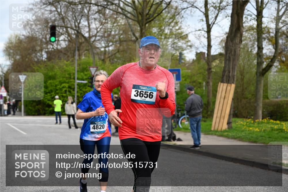 12.04.2026 - 45. Internationalen Wilhelmsburger Insellauf J. Mangold http://msf.ph/oto/9515731 12.04.2026 13:16:13 Ziel 5666, 3993, 5517, 3710, 3709, 4132, 2849, 4808, 5261, 3220, 4502, 3897, 3245, 4849, 3195, 5275, 5269, 5275, 5269, 4820, 4926, 3656, 4312, 5404, 3704, 3846, 2316 meine-sportfotos.de