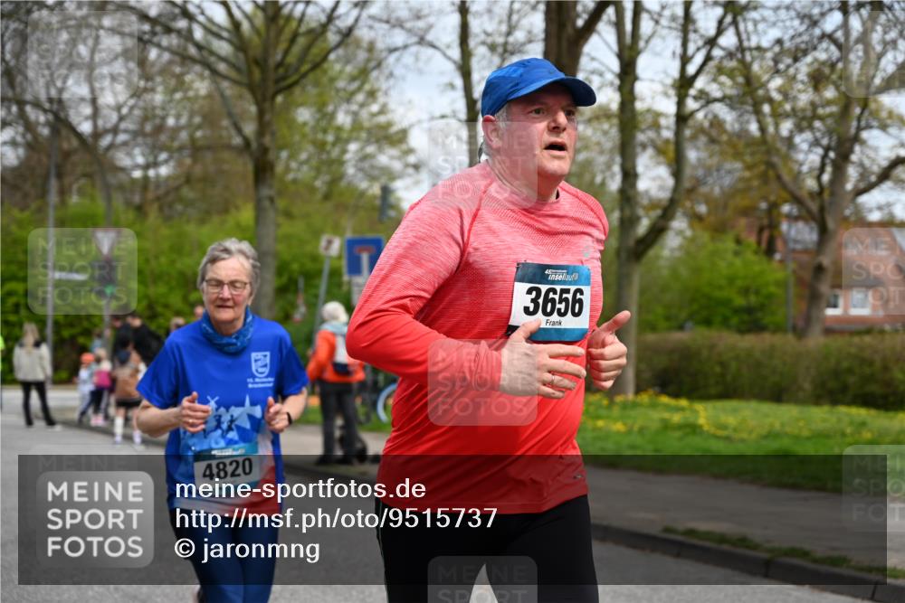12.04.2026 - 45. Internationalen Wilhelmsburger Insellauf J. Mangold http://msf.ph/oto/9515737 12.04.2026 13:16:13 Ziel 5666, 3993, 5517, 3710, 3709, 4132, 2849, 4808, 5261, 3220, 4502, 3897, 3245, 4849, 3195, 5275, 5269, 5275, 5269, 4820, 4926, 3656, 4312, 5404, 3704, 3846, 2316 meine-sportfotos.de