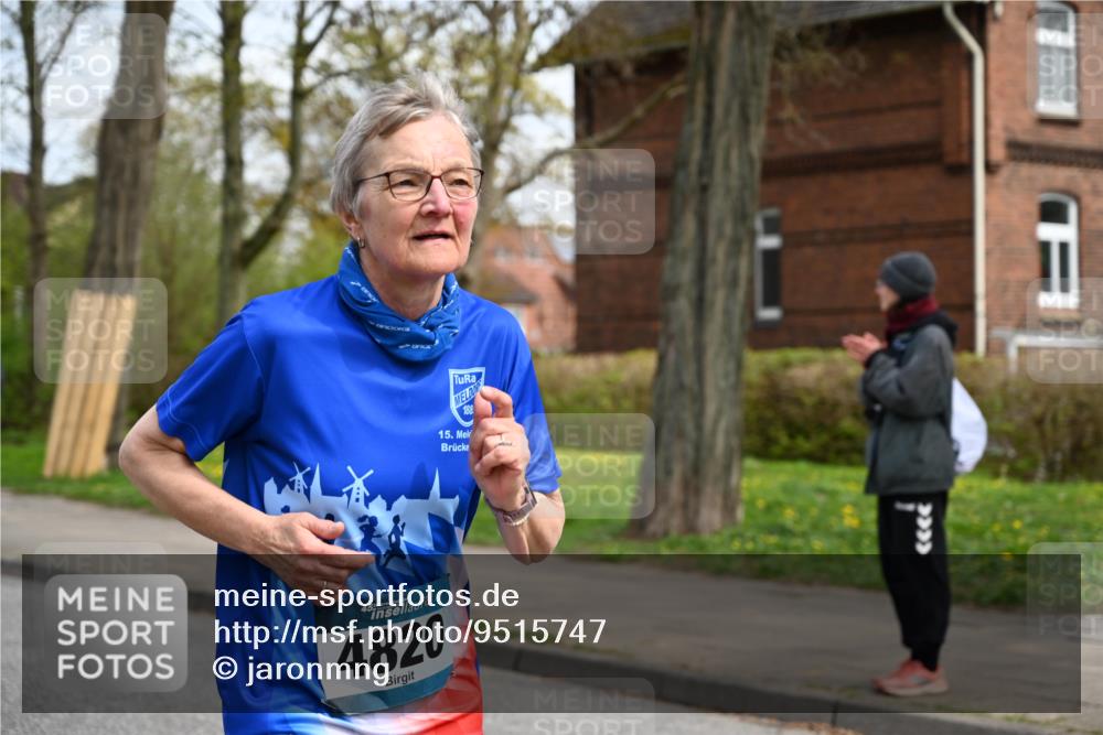12.04.2026 - 45. Internationalen Wilhelmsburger Insellauf J. Mangold http://msf.ph/oto/9515747 12.04.2026 13:16:14 Ziel 5666, 3993, 5517, 3710, 3709, 4132, 2849, 4808, 5261, 3220, 4502, 3897, 3245, 4849, 3195, 5275, 5269, 4820, 4926, 4820, 4926, 3656, 4312, 5404, 3704, 3846, 2316 meine-sportfotos.de