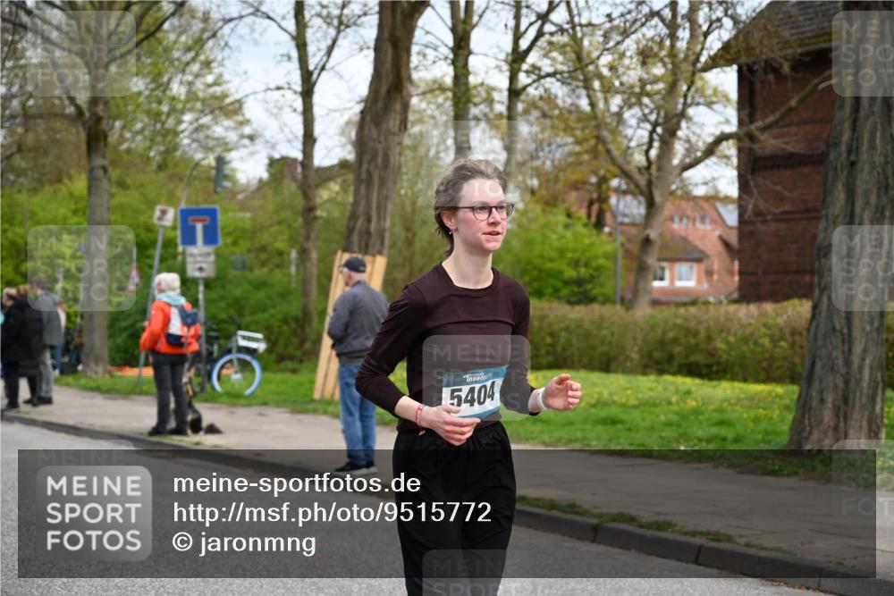 12.04.2026 - 45. Internationalen Wilhelmsburger Insellauf J. Mangold http://msf.ph/oto/9515772 12.04.2026 13:16:27 Ziel 2849, 4808, 5261, 3220, 4502, 3897, 3245, 4849, 3195, 5275, 5269, 4820, 4926, 3656, 4312, 5404, 3704, 3846, 2316, 5487, 3040, 4752, 3886, 3097, 2942, 3575 meine-sportfotos.de