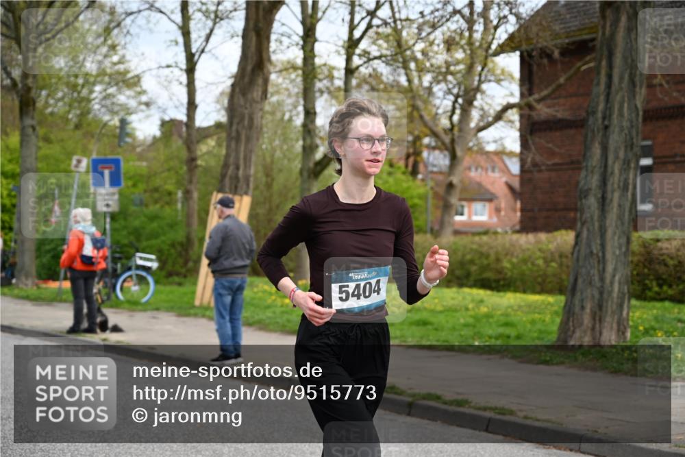 12.04.2026 - 45. Internationalen Wilhelmsburger Insellauf J. Mangold http://msf.ph/oto/9515773 12.04.2026 13:16:28 Ziel 4808, 5261, 3220, 4502, 3897, 3245, 4849, 3195, 5275, 5269, 4820, 4926, 3656, 4312, 5404, 3704, 3704, 3846, 2316, 5487, 3040, 4752, 3886, 3097, 2942, 3575 meine-sportfotos.de