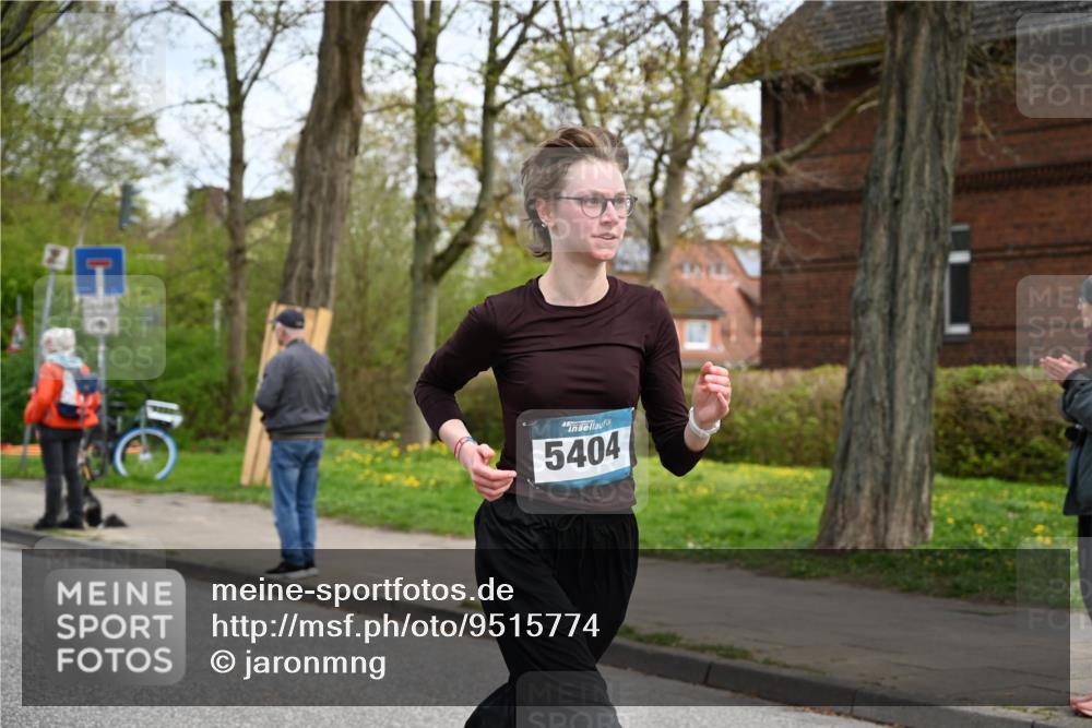 12.04.2026 - 45. Internationalen Wilhelmsburger Insellauf J. Mangold http://msf.ph/oto/9515774 12.04.2026 13:16:28 Ziel 4808, 5261, 3220, 4502, 3897, 3245, 4849, 3195, 5275, 5269, 4820, 4926, 3656, 4312, 5404, 3704, 3704, 3846, 2316, 5487, 3040, 4752, 3886, 3097, 2942, 3575 meine-sportfotos.de