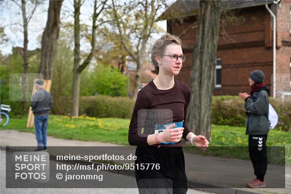 12.04.2026 - 45. Internationalen Wilhelmsburger Insellauf J. Mangold http://msf.ph/oto/9515776 12.04.2026 13:16:28 Ziel 4808, 5261, 3220, 4502, 3897, 3245, 4849, 3195, 5275, 5269, 4820, 4926, 3656, 4312, 5404, 3704, 3704, 3846, 2316, 5487, 3040, 4752, 3886, 3097, 2942, 3575 meine-sportfotos.de