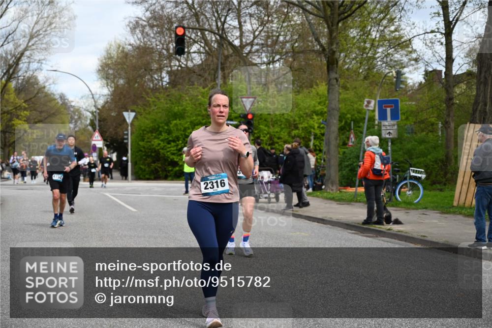 12.04.2026 - 45. Internationalen Wilhelmsburger Insellauf J. Mangold http://msf.ph/oto/9515782 12.04.2026 13:16:29 Ziel 5261, 3220, 4502, 3897, 3245, 4849, 3195, 5275, 5269, 4820, 4926, 3656, 4312, 5404, 3704, 3846, 2316, 5487, 3040, 4752, 3886, 3097, 2942, 3575 meine-sportfotos.de