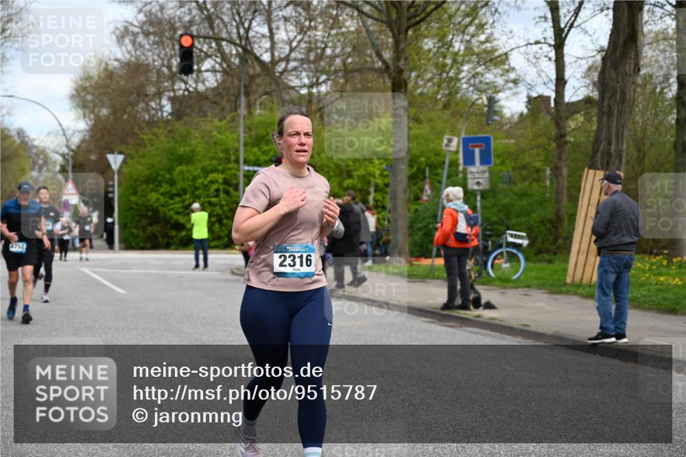 12.04.2026 - 45. Internationalen Wilhelmsburger Insellauf J. Mangold http://msf.ph/oto/9515787 12.04.2026 13:16:29 Ziel 5261, 3220, 4502, 3897, 3245, 4849, 3195, 5275, 5269, 4820, 4926, 3656, 4312, 5404, 3704, 3846, 2316, 5487, 3040, 4752, 3886, 3097, 2942, 3575 meine-sportfotos.de