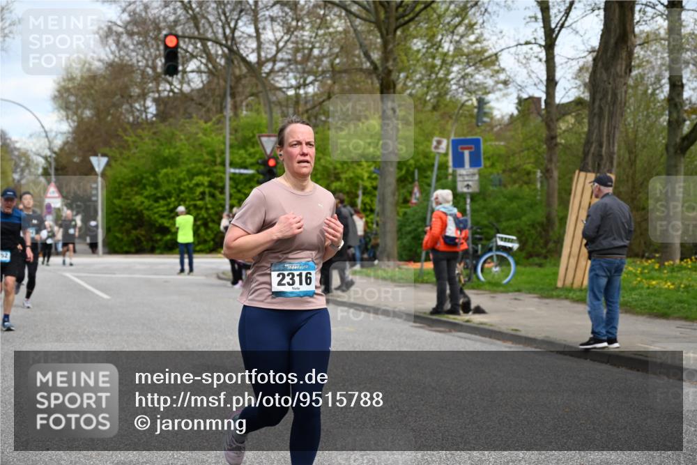 12.04.2026 - 45. Internationalen Wilhelmsburger Insellauf J. Mangold http://msf.ph/oto/9515788 12.04.2026 13:16:30 Ziel 3220, 4502, 3897, 3245, 4849, 3195, 5275, 5269, 4820, 4926, 3656, 4312, 5404, 3704, 3846, 2316, 5487, 5487, 3040, 4752, 3886, 3097, 2942, 3575 meine-sportfotos.de