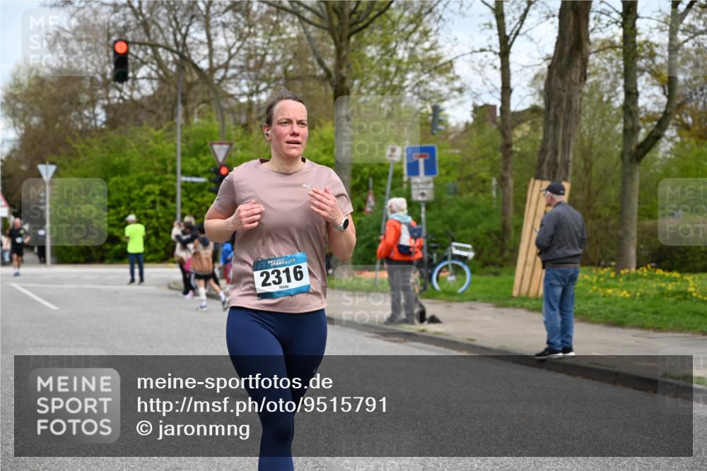 12.04.2026 - 45. Internationalen Wilhelmsburger Insellauf J. Mangold http://msf.ph/oto/9515791 12.04.2026 13:16:30 Ziel 3220, 4502, 3897, 3245, 4849, 3195, 5275, 5269, 4820, 4926, 3656, 4312, 5404, 3704, 3846, 2316, 5487, 5487, 3040, 4752, 3886, 3097, 2942, 3575 meine-sportfotos.de