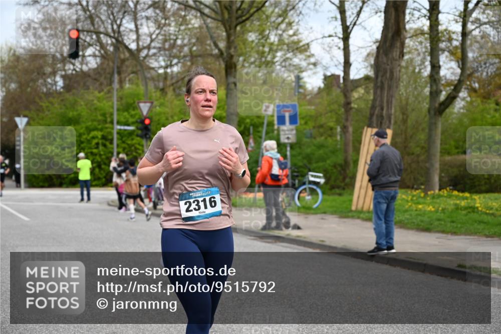 12.04.2026 - 45. Internationalen Wilhelmsburger Insellauf J. Mangold http://msf.ph/oto/9515792 12.04.2026 13:16:30 Ziel 3220, 4502, 3897, 3245, 4849, 3195, 5275, 5269, 4820, 4926, 3656, 4312, 5404, 3704, 3846, 2316, 5487, 5487, 3040, 4752, 3886, 3097, 2942, 3575 meine-sportfotos.de