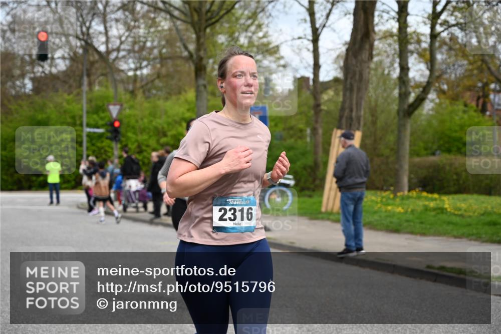 12.04.2026 - 45. Internationalen Wilhelmsburger Insellauf J. Mangold http://msf.ph/oto/9515796 12.04.2026 13:16:30 Ziel 3220, 4502, 3897, 3245, 4849, 3195, 5275, 5269, 4820, 4926, 3656, 4312, 5404, 3704, 3846, 2316, 5487, 5487, 3040, 4752, 3886, 3097, 2942, 3575 meine-sportfotos.de
