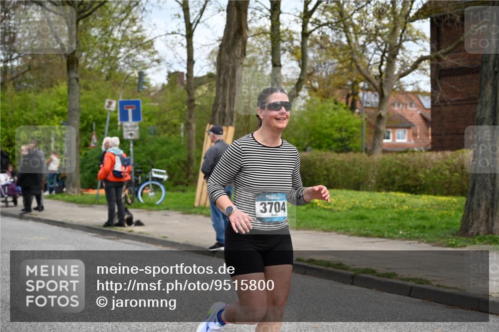 12.04.2026 - 45. Internationalen Wilhelmsburger Insellauf J. Mangold http://msf.ph/oto/9515800 12.04.2026 13:16:31 Ziel 3897, 3245, 4849, 3195, 5275, 5269, 4820, 4926, 3656, 4312, 5404, 3704, 3846, 3846, 2316, 5487, 3040, 3040, 4752, 3886, 3097, 2942, 3575 meine-sportfotos.de