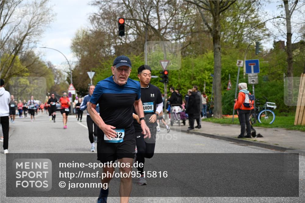 12.04.2026 - 45. Internationalen Wilhelmsburger Insellauf J. Mangold http://msf.ph/oto/9515816 12.04.2026 13:16:34 Ziel 3245, 4849, 3195, 5275, 5269, 4820, 4926, 3656, 4312, 5404, 3704, 3846, 2316, 2316, 5487, 3040, 4752, 3886, 3097, 2942, 3575, 2670, 3061 meine-sportfotos.de
