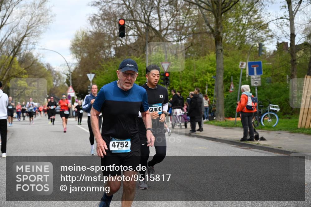 12.04.2026 - 45. Internationalen Wilhelmsburger Insellauf J. Mangold http://msf.ph/oto/9515817 12.04.2026 13:16:34 Ziel 3245, 4849, 3195, 5275, 5269, 4820, 4926, 3656, 4312, 5404, 3704, 3846, 2316, 2316, 5487, 3040, 4752, 3886, 3097, 2942, 3575, 2670, 3061 meine-sportfotos.de