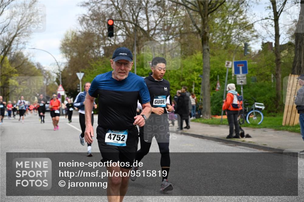 12.04.2026 - 45. Internationalen Wilhelmsburger Insellauf J. Mangold http://msf.ph/oto/9515819 12.04.2026 13:16:34 Ziel 3245, 4849, 3195, 5275, 5269, 4820, 4926, 3656, 4312, 5404, 3704, 3846, 2316, 2316, 5487, 3040, 4752, 3886, 3097, 2942, 3575, 2670, 3061 meine-sportfotos.de