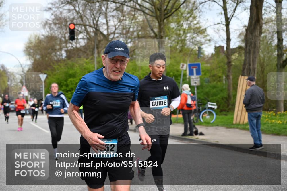 12.04.2026 - 45. Internationalen Wilhelmsburger Insellauf J. Mangold http://msf.ph/oto/9515824 12.04.2026 13:16:34 Ziel 3245, 4849, 3195, 5275, 5269, 4820, 4926, 3656, 4312, 5404, 3704, 3846, 2316, 2316, 5487, 3040, 4752, 3886, 3097, 2942, 3575, 2670, 3061 meine-sportfotos.de