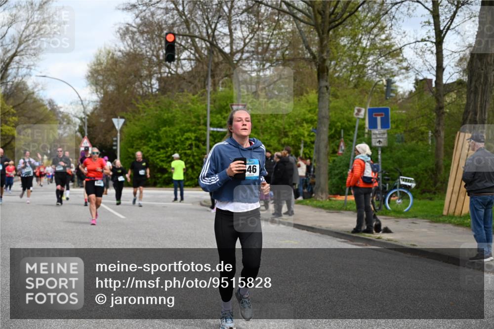 12.04.2026 - 45. Internationalen Wilhelmsburger Insellauf J. Mangold http://msf.ph/oto/9515828 12.04.2026 13:16:36 Ziel 3195, 5275, 5269, 4820, 4926, 3656, 4312, 5404, 3704, 3846, 2316, 5487, 3040, 4752, 3886, 3097, 2942, 3097, 2942, 3575, 2670, 3061, 3281, 4315 meine-sportfotos.de