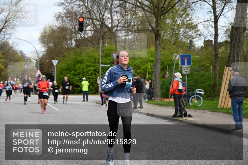 12.04.2026 - 45. Internationalen Wilhelmsburger Insellauf J. Mangold http://msf.ph/oto/9515829 12.04.2026 13:16:36 Ziel 3195, 5275, 5269, 4820, 4926, 3656, 4312, 5404, 3704, 3846, 2316, 5487, 3040, 4752, 3886, 3097, 2942, 3097, 2942, 3575, 2670, 3061, 3281, 4315 meine-sportfotos.de