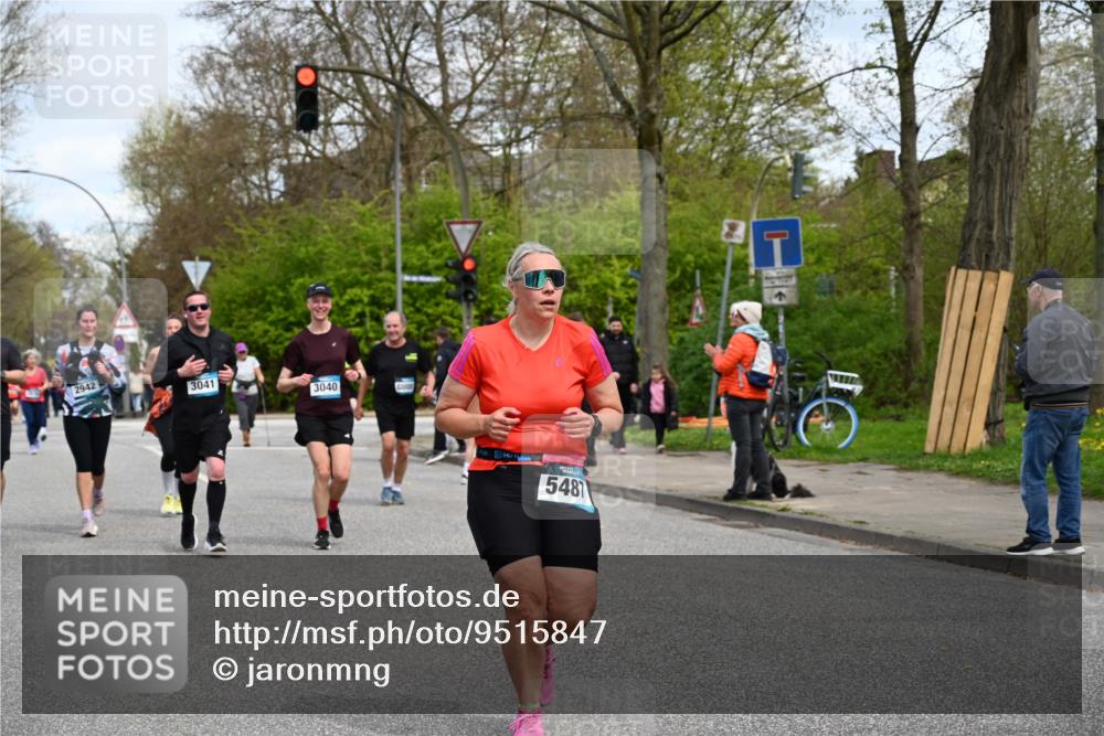 12.04.2026 - 45. Internationalen Wilhelmsburger Insellauf J. Mangold http://msf.ph/oto/9515847 12.04.2026 13:16:41 Ziel 3656, 4312, 5404, 3704, 3846, 2316, 5487, 3040, 4752, 3886, 3097, 2942, 3575, 2670, 3061, 3281, 4315, 4867, 4868, 4130, 4129, 2609, 2610, 2571 meine-sportfotos.de