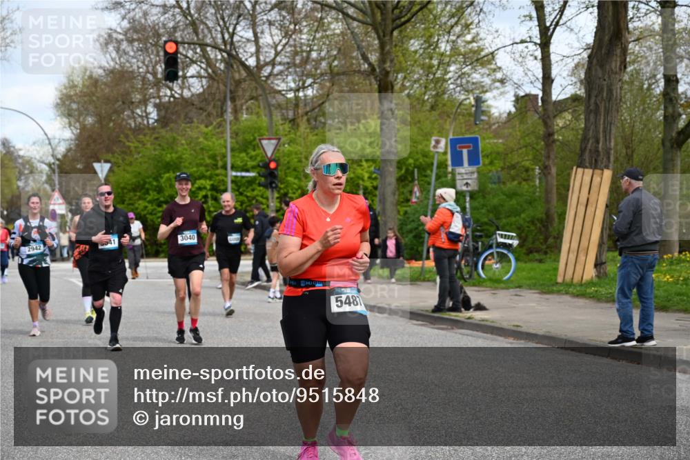 12.04.2026 - 45. Internationalen Wilhelmsburger Insellauf J. Mangold http://msf.ph/oto/9515848 12.04.2026 13:16:41 Ziel 3656, 4312, 5404, 3704, 3846, 2316, 5487, 3040, 4752, 3886, 3097, 2942, 3575, 2670, 3061, 3281, 4315, 4867, 4868, 4130, 4129, 2609, 2610, 2571 meine-sportfotos.de