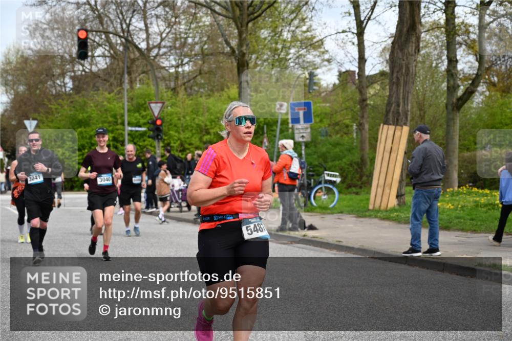 12.04.2026 - 45. Internationalen Wilhelmsburger Insellauf J. Mangold http://msf.ph/oto/9515851 12.04.2026 13:16:41 Ziel 3656, 4312, 5404, 3704, 3846, 2316, 5487, 3040, 4752, 3886, 3097, 2942, 3575, 2670, 3061, 3281, 4315, 4867, 4868, 4130, 4129, 2609, 2610, 2571 meine-sportfotos.de