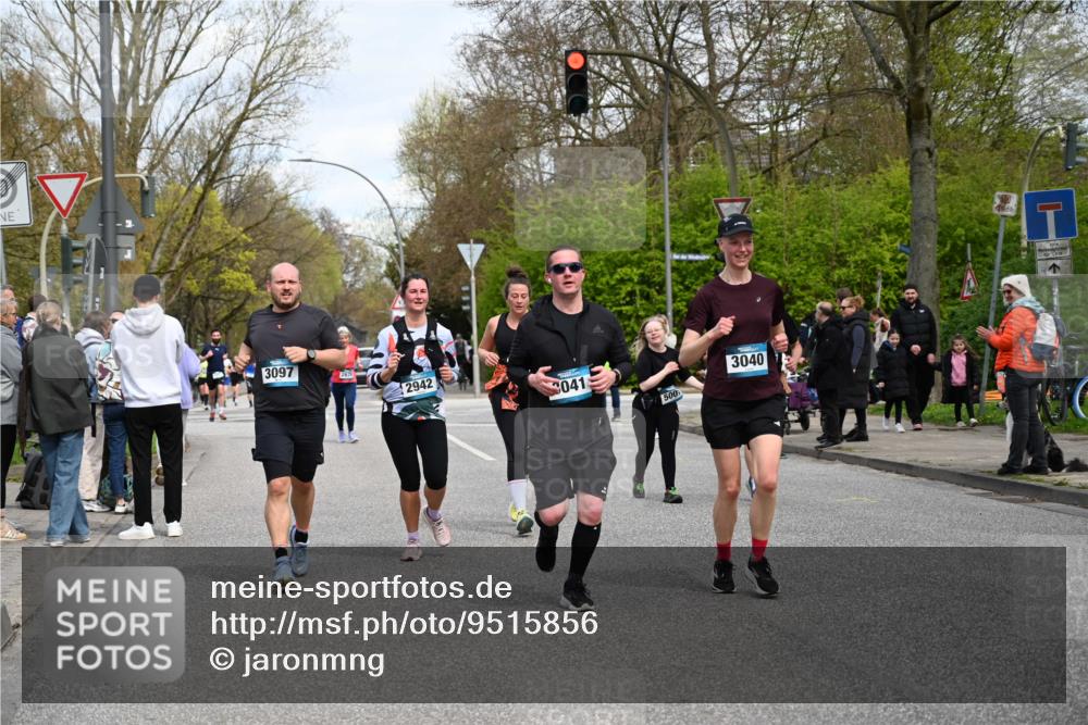 12.04.2026 - 45. Internationalen Wilhelmsburger Insellauf J. Mangold http://msf.ph/oto/9515856 12.04.2026 13:16:42 Ziel 3656, 4312, 5404, 3704, 3846, 2316, 5487, 5487, 3040, 4752, 3886, 3097, 2942, 3575, 2670, 3061, 3281, 4315, 4867, 4868, 4130, 4129, 2609, 2610, 2571, 5001 meine-sportfotos.de