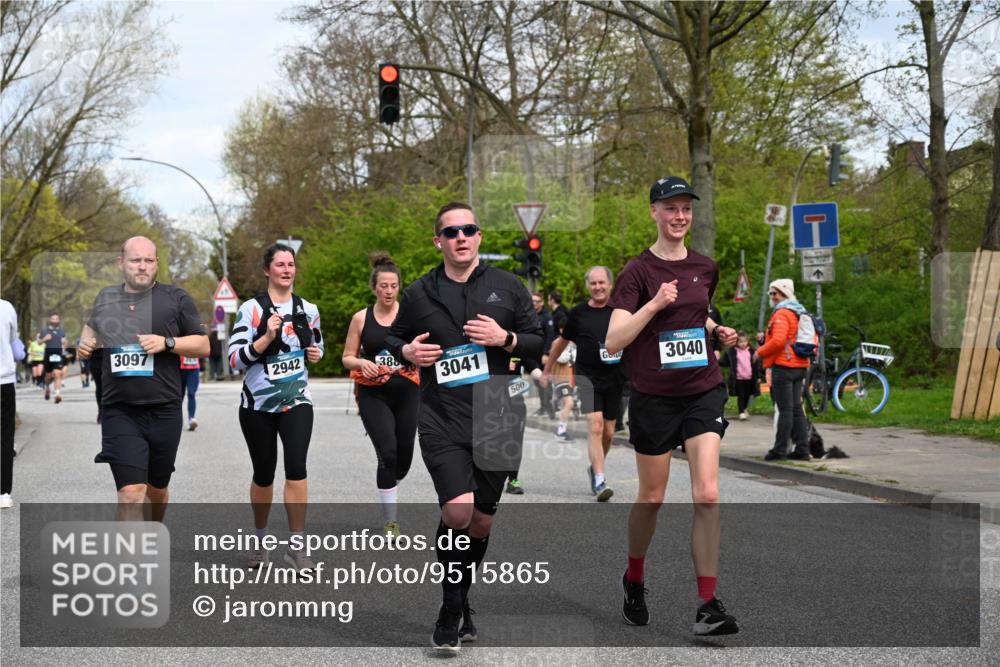 12.04.2026 - 45. Internationalen Wilhelmsburger Insellauf J. Mangold http://msf.ph/oto/9515865 12.04.2026 13:16:43 Ziel 3656, 4312, 5404, 3704, 3846, 2316, 5487, 3040, 3040, 4752, 3886, 3097, 2942, 3575, 2670, 3061, 3281, 4315, 4867, 4868, 4130, 4129, 2609, 2610, 2571, 5001, 5532, 4392 meine-sportfotos.de