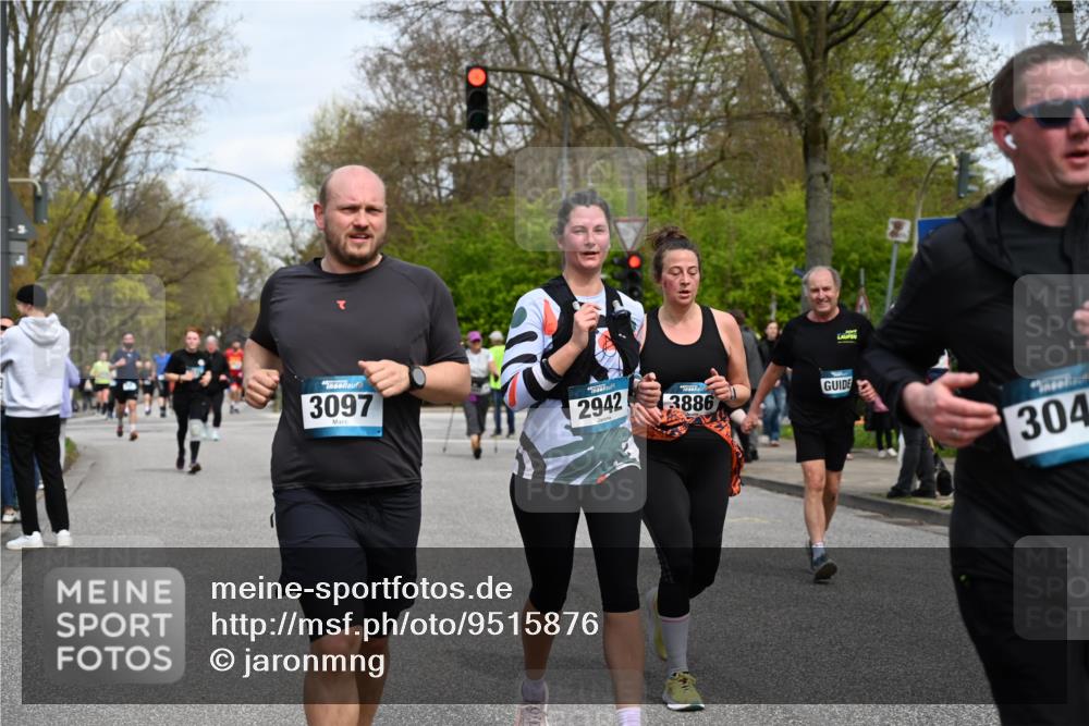 12.04.2026 - 45. Internationalen Wilhelmsburger Insellauf J. Mangold http://msf.ph/oto/9515876 12.04.2026 13:16:44 Ziel 3656, 4312, 5404, 3704, 3846, 2316, 5487, 3040, 4752, 3886, 3097, 2942, 3575, 2670, 3061, 3281, 4315, 4867, 4868, 4130, 4129, 2609, 2610, 2571, 5001, 5532, 4392 meine-sportfotos.de
