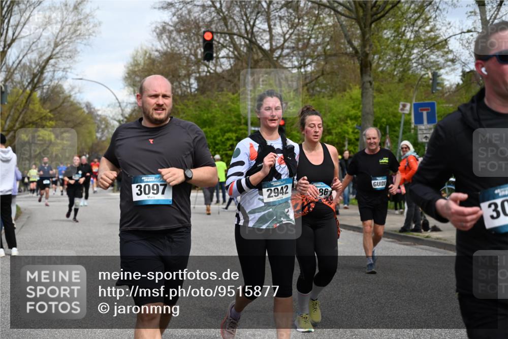 12.04.2026 - 45. Internationalen Wilhelmsburger Insellauf J. Mangold http://msf.ph/oto/9515877 12.04.2026 13:16:44 Ziel 3656, 4312, 5404, 3704, 3846, 2316, 5487, 3040, 4752, 3886, 3097, 2942, 3575, 2670, 3061, 3281, 4315, 4867, 4868, 4130, 4129, 2609, 2610, 2571, 5001, 5532, 4392 meine-sportfotos.de