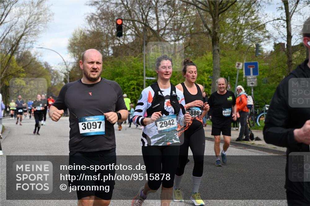 12.04.2026 - 45. Internationalen Wilhelmsburger Insellauf J. Mangold http://msf.ph/oto/9515878 12.04.2026 13:16:44 Ziel 3656, 4312, 5404, 3704, 3846, 2316, 5487, 3040, 4752, 3886, 3097, 2942, 3575, 2670, 3061, 3281, 4315, 4867, 4868, 4130, 4129, 2609, 2610, 2571, 5001, 5532, 4392 meine-sportfotos.de
