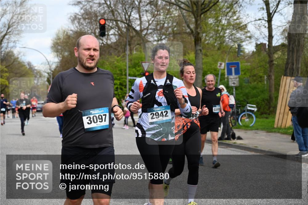 12.04.2026 - 45. Internationalen Wilhelmsburger Insellauf J. Mangold http://msf.ph/oto/9515880 12.04.2026 13:16:45 Ziel 4312, 5404, 3704, 3846, 2316, 5487, 3040, 4752, 4752, 3886, 3097, 2942, 3575, 2670, 3061, 2670, 3061, 3281, 4315, 4867, 4868, 4130, 4129, 2609, 2610, 2571, 5001, 5532, 4392, 4642 meine-sportfotos.de