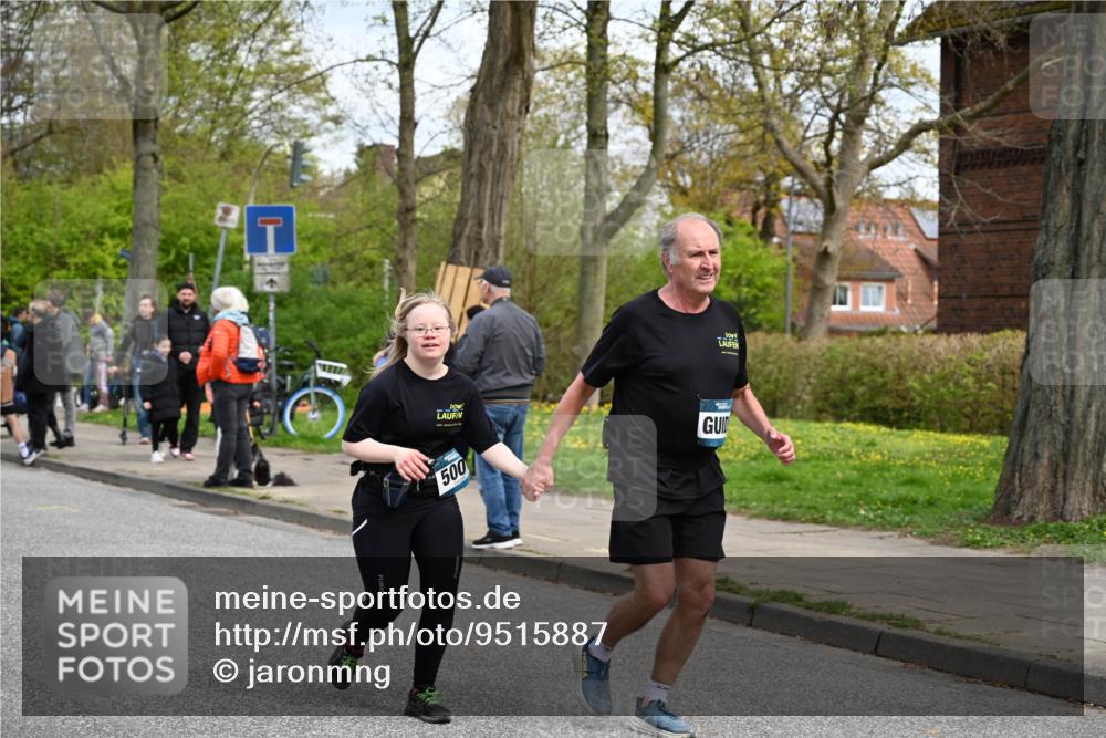 12.04.2026 - 45. Internationalen Wilhelmsburger Insellauf J. Mangold http://msf.ph/oto/9515887 12.04.2026 13:16:47 Ziel 5404, 3704, 3846, 2316, 5487, 3040, 4752, 3886, 3886, 3097, 2942, 3575, 2670, 3061, 3281, 3281, 4315, 4867, 4868, 4130, 4129, 2609, 2610, 2571, 5001, 5532, 4392, 4642 meine-sportfotos.de