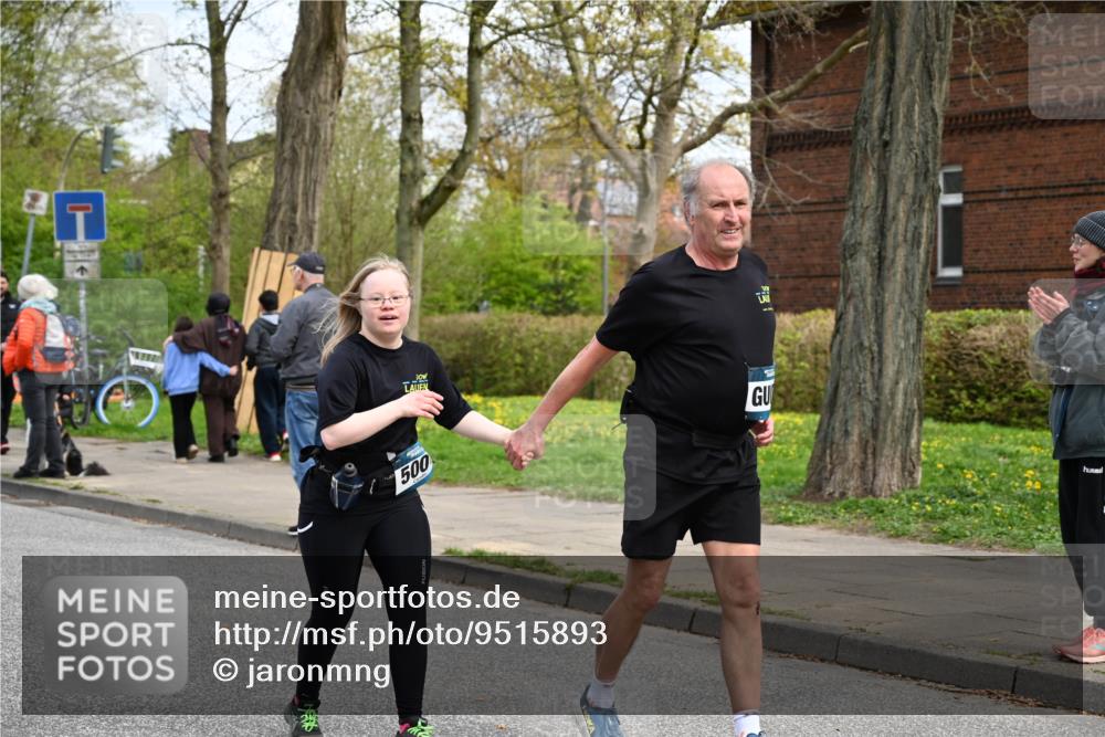 12.04.2026 - 45. Internationalen Wilhelmsburger Insellauf J. Mangold http://msf.ph/oto/9515893 12.04.2026 13:16:47 Ziel 5404, 3704, 3846, 2316, 5487, 3040, 4752, 3886, 3886, 3097, 2942, 3575, 2670, 3061, 3281, 3281, 4315, 4867, 4868, 4130, 4129, 2609, 2610, 2571, 5001, 5532, 4392, 4642 meine-sportfotos.de