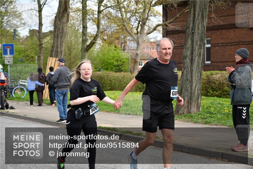 12.04.2026 - 45. Internationalen Wilhelmsburger Insellauf J. Mangold http://msf.ph/oto/9515894 12.04.2026 13:16:47 Ziel 5404, 3704, 3846, 2316, 5487, 3040, 4752, 3886, 3886, 3097, 2942, 3575, 2670, 3061, 3281, 3281, 4315, 4867, 4868, 4130, 4129, 2609, 2610, 2571, 5001, 5532, 4392, 4642 meine-sportfotos.de